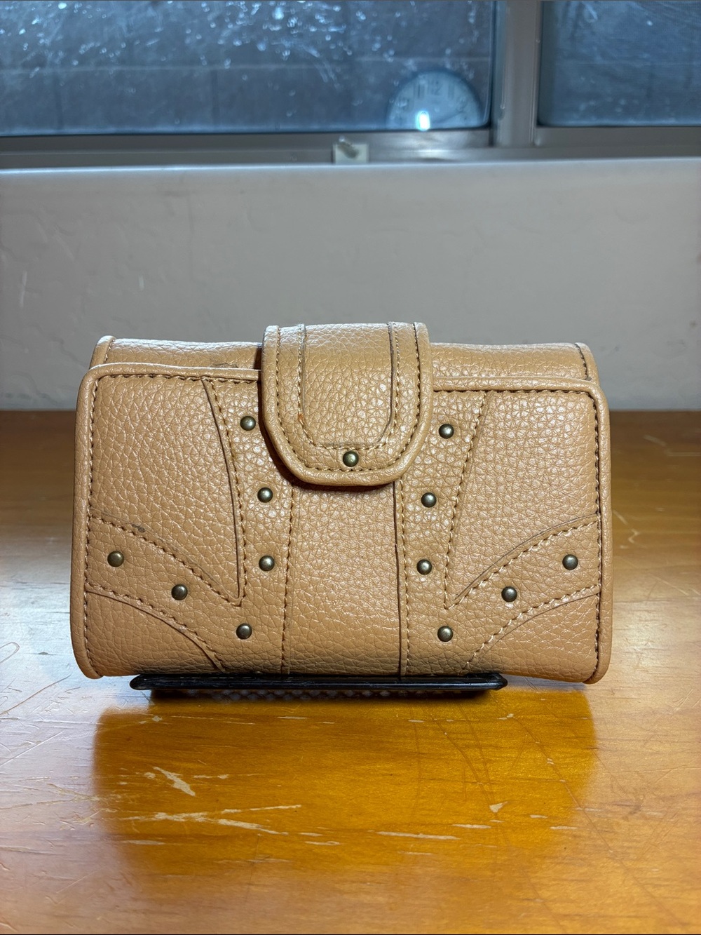 Hot In Hollywood Women's Pebbled Leather Wallet Clutch in Tan